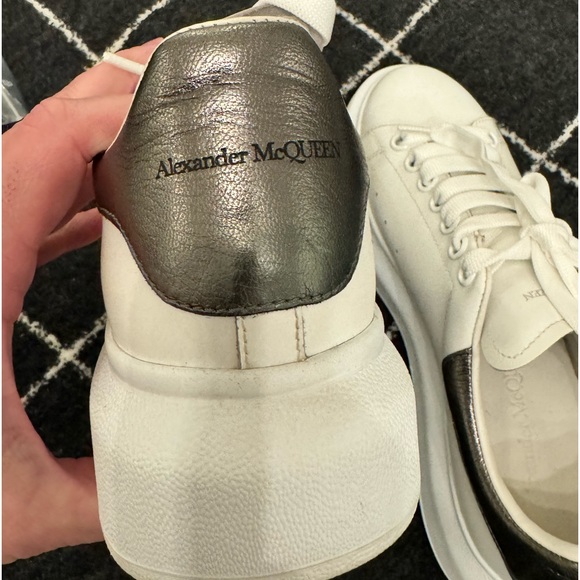 Authentic WOMENS Alexander McQueen Sneakers 39 (8-8.5us) - Picture 3 of 8
